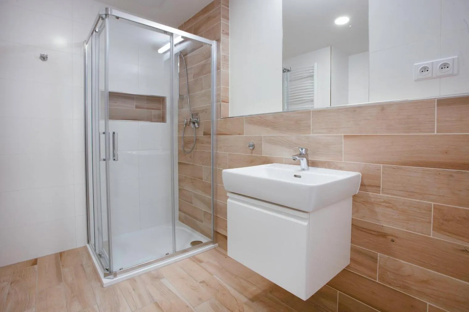 Blueground Prague 7 Furnished With Balcony Prg-1 Apartment